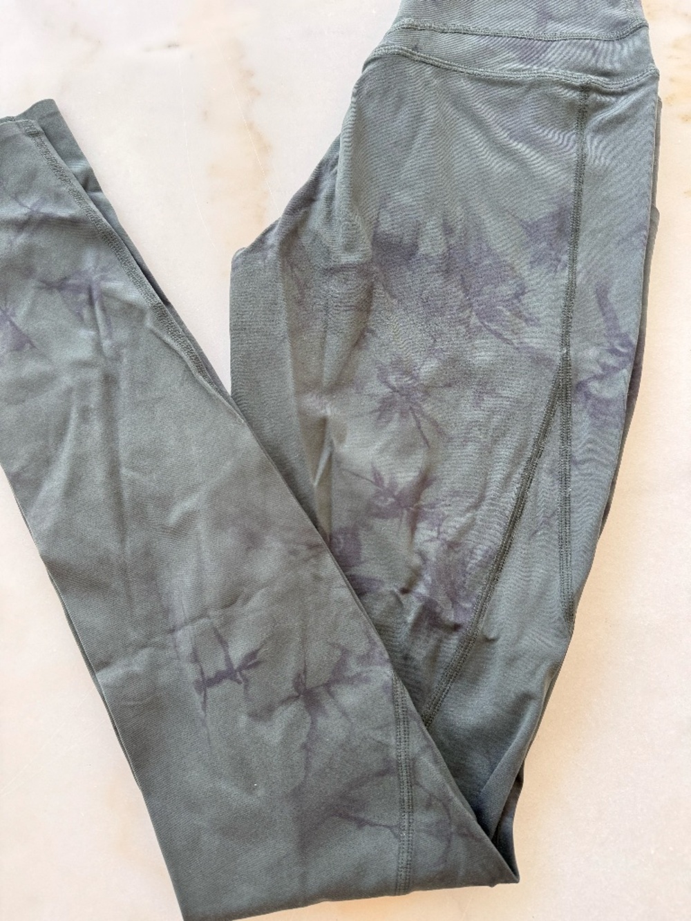 Alphalete Surface Pocket Leggings in tie dye green 29.5 in inseam - Picture 7 of 14